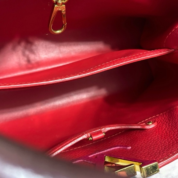 2017’ Louis Vuitton Capucines MM - Picture 13 of 16